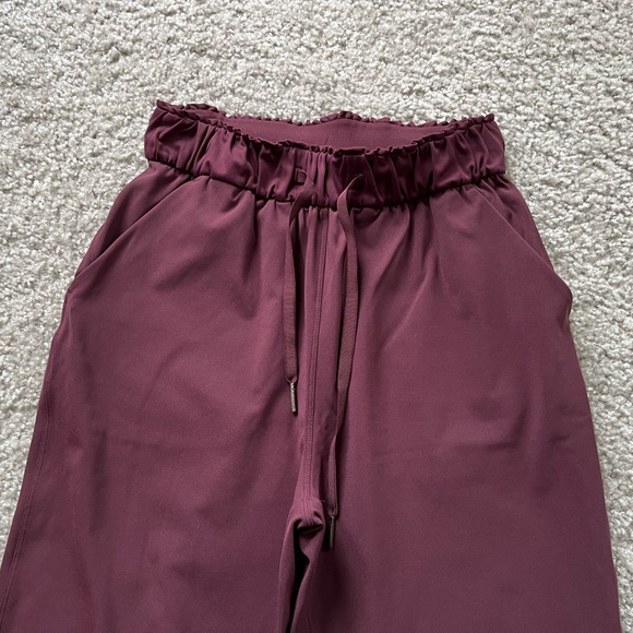 Lululemon Keep Moving Pant Size 2 - Picture 2 of 11
